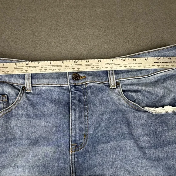 Lane Bryant Light Blue Straight Leg Jeans - Picture 4 of 10